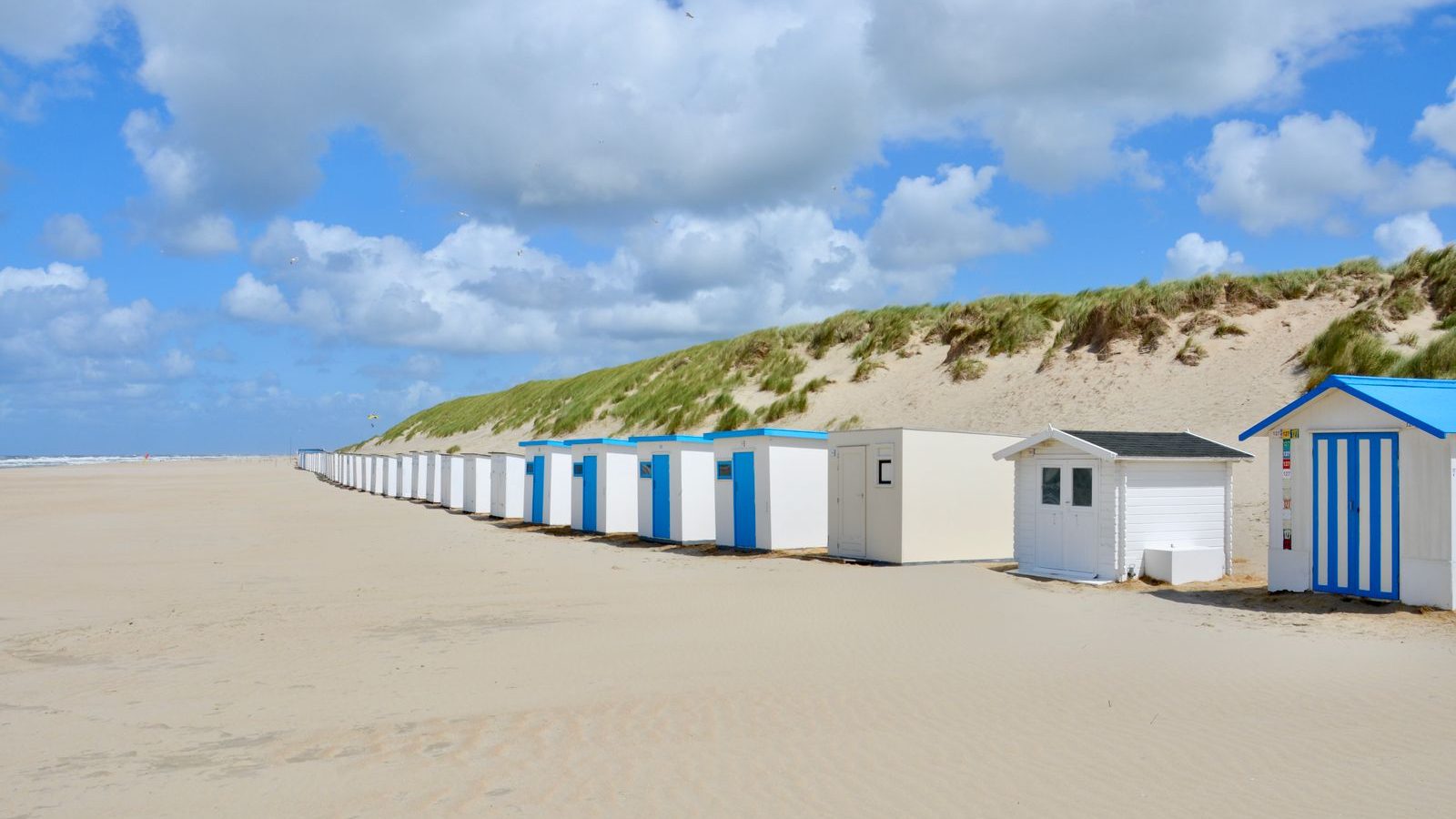 Kamperen aan de Nederlandse kust: genieten van strand en natuur